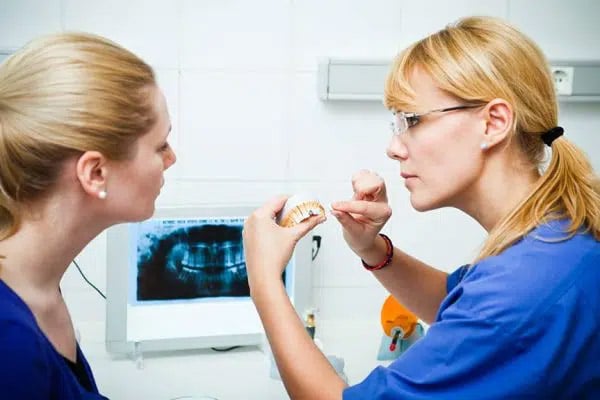 dental-implant-by-professionals